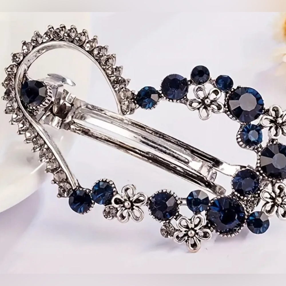 HAIR Barrette Elegant Vintage Rhinestone Heart Barrette - Picture 2 of 3
